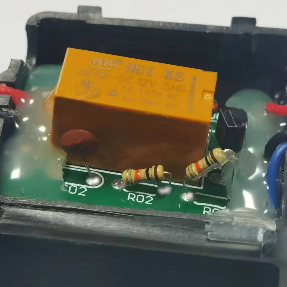 車のリアビューカメラ電源フィルター整流器 RCD330 PQ - Pi Camera Cable のレビューと価格